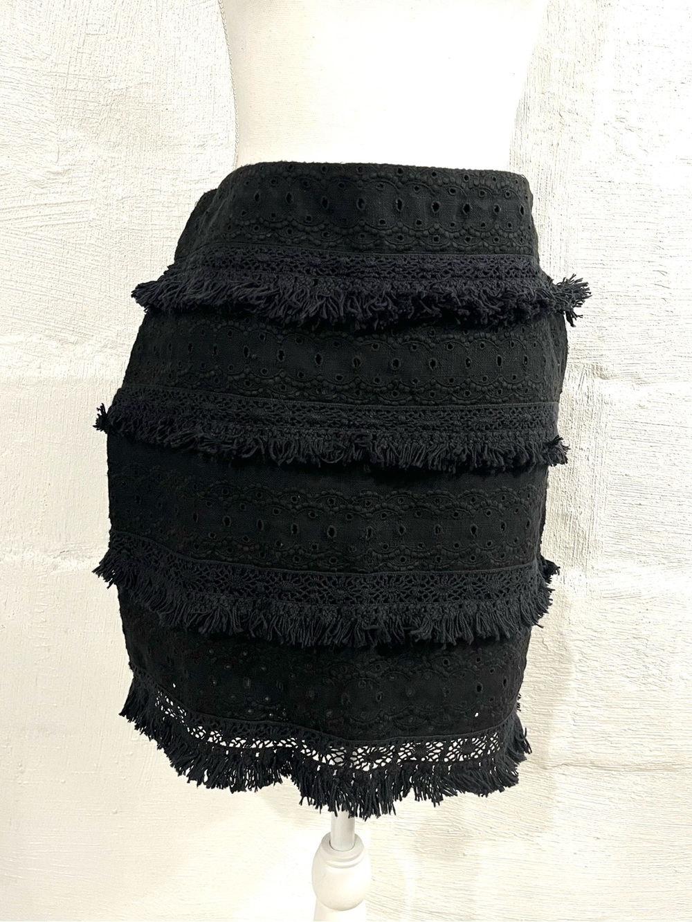 ANTHROPOLOGIE HD IN PARIS EYELET FRINGE TRIM SKIRT
